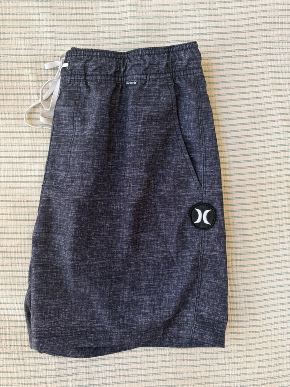 Hurley Men's Dark Gray Board Shorts Size M   EUC